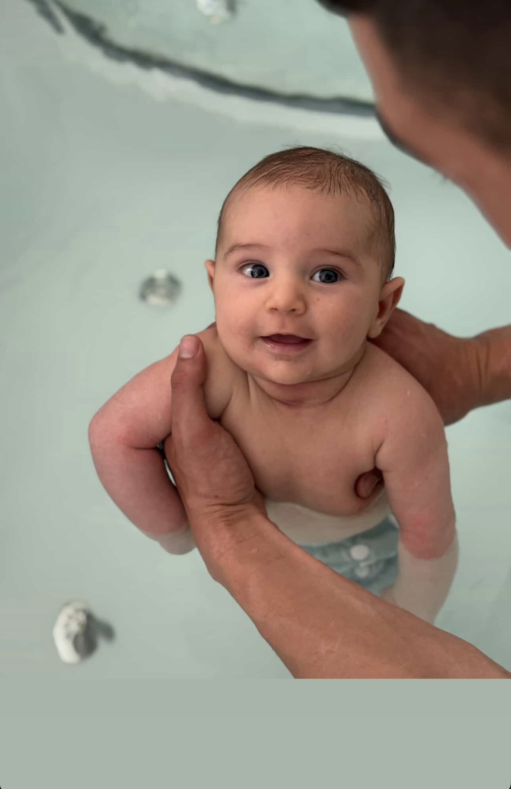 Bebé em sessão de baby spa na Bloom 5